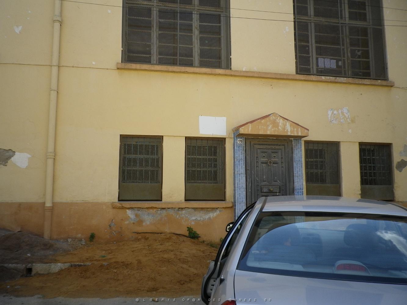 1039 ecole de montplaisant (place du 14 juillet).JPG